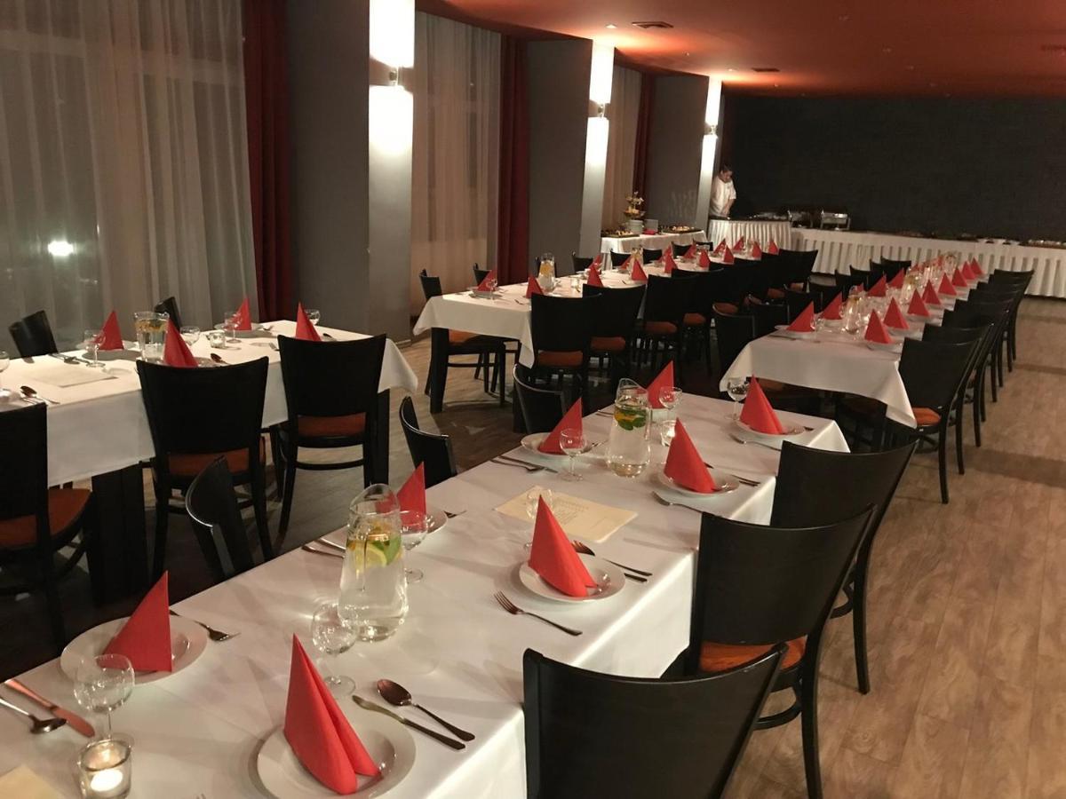 Hotel Panorama Теплице Экстерьер фото